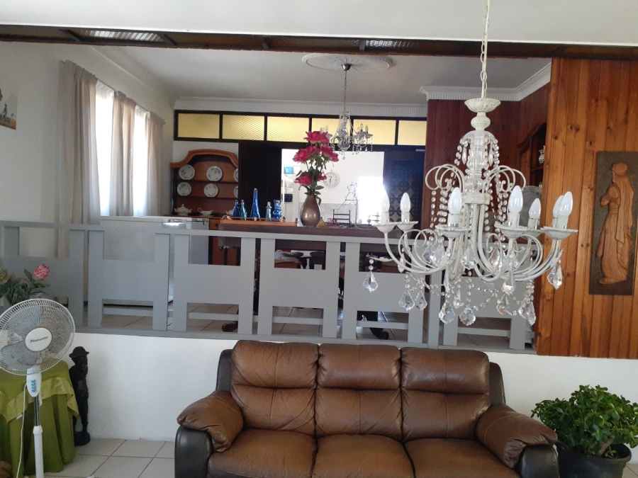 6 Bedroom Property for Sale in Haven Hills North Eastern Cape